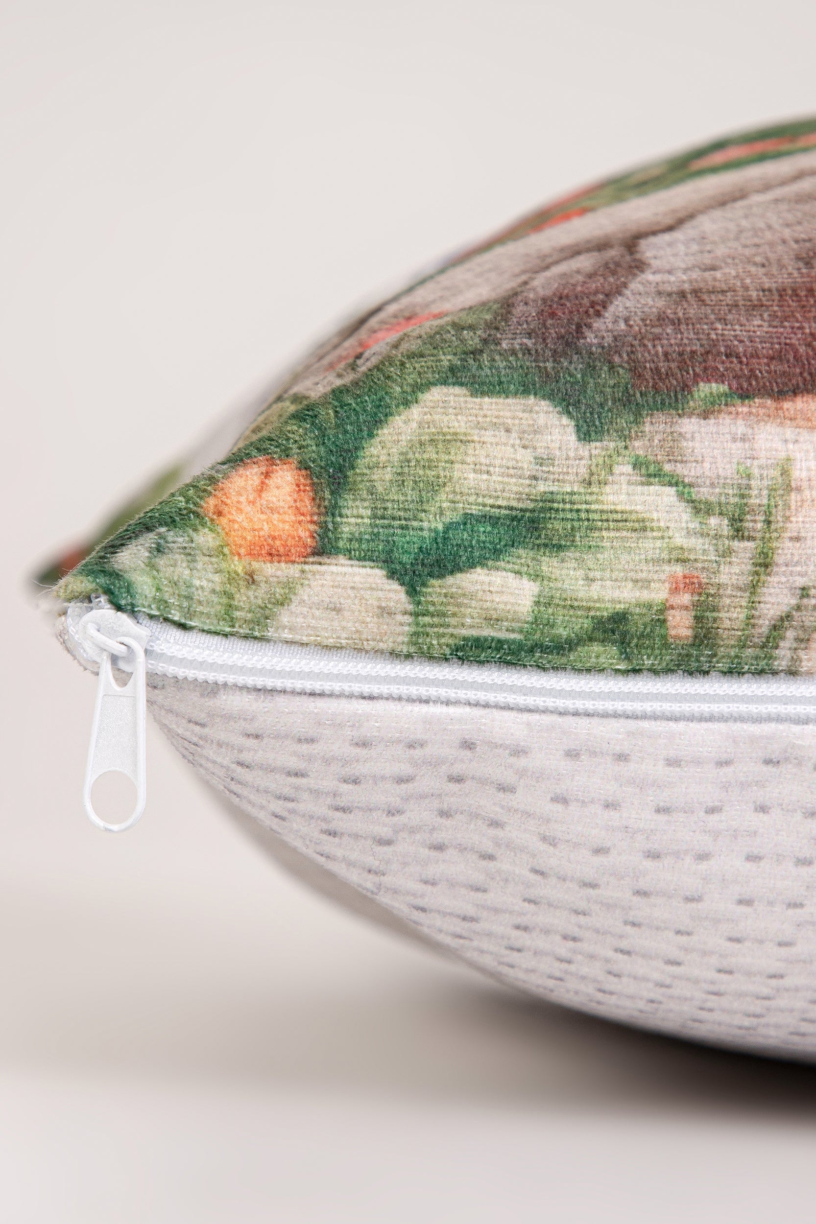 Hoppy Trails Kırlent Kılıfı