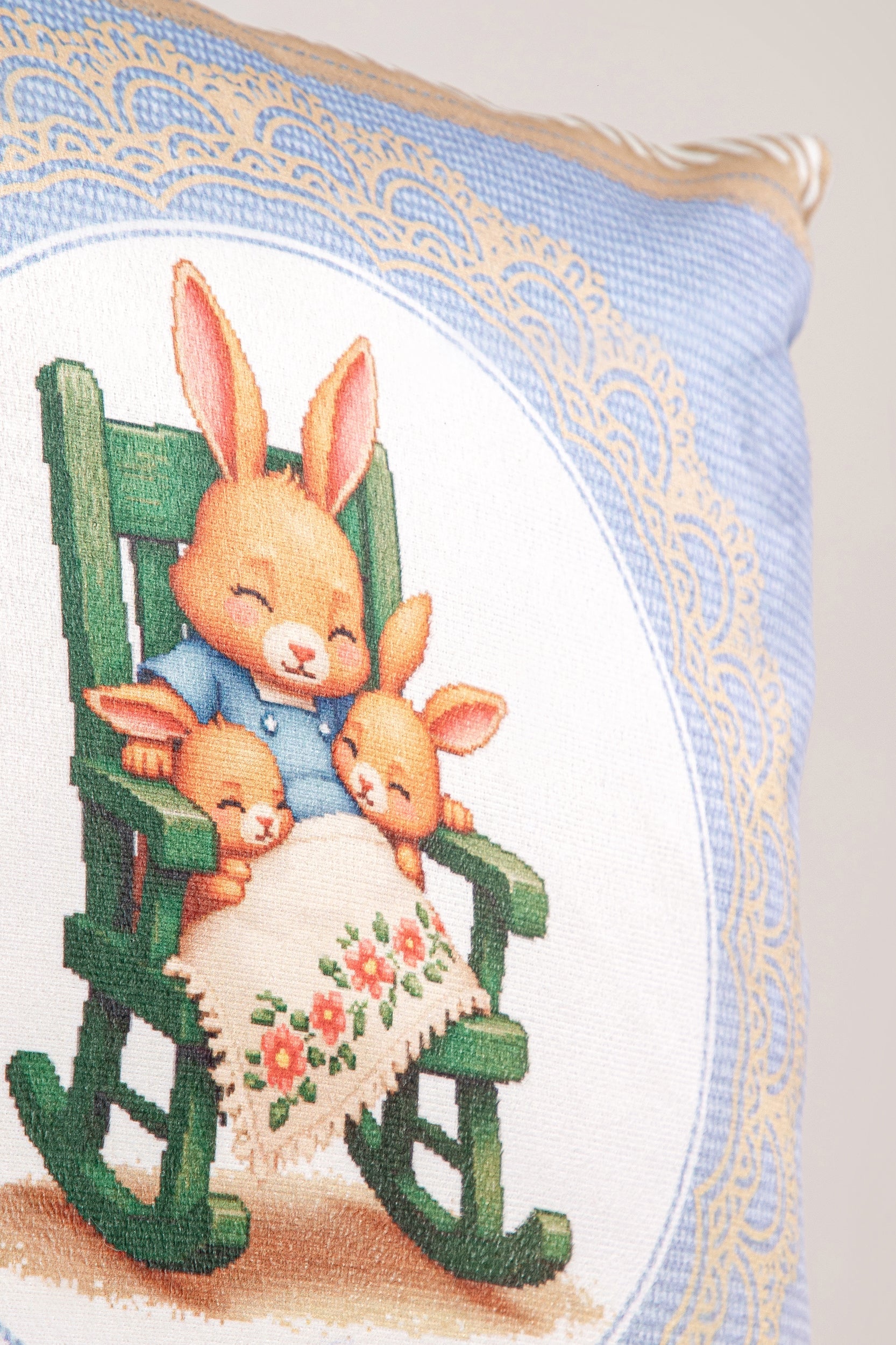 Grandma Bunny Kırlent Kılıfı